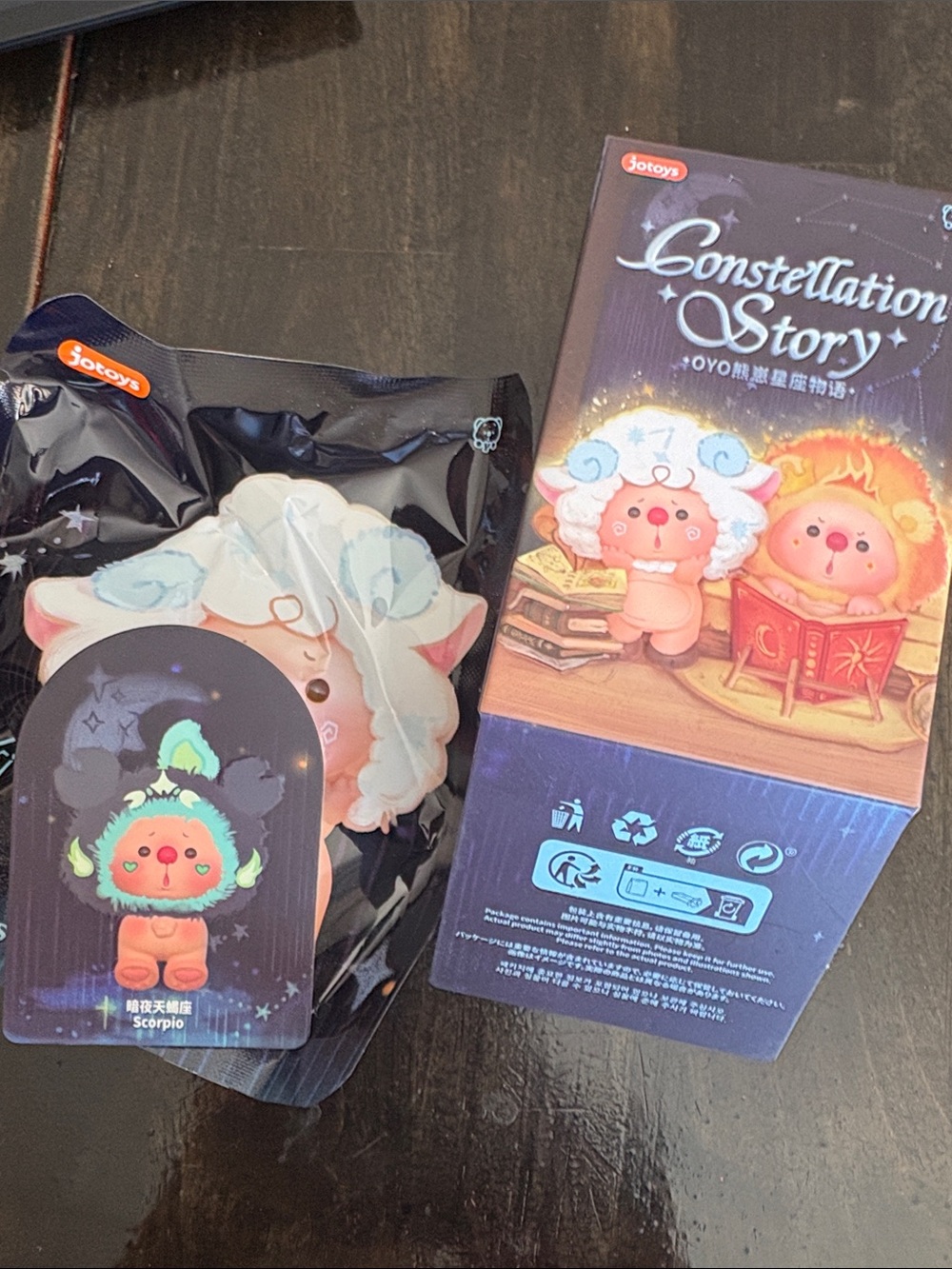 Constellation Story Scorpio Kids Figure - White & Peach phone hipper Scorpio